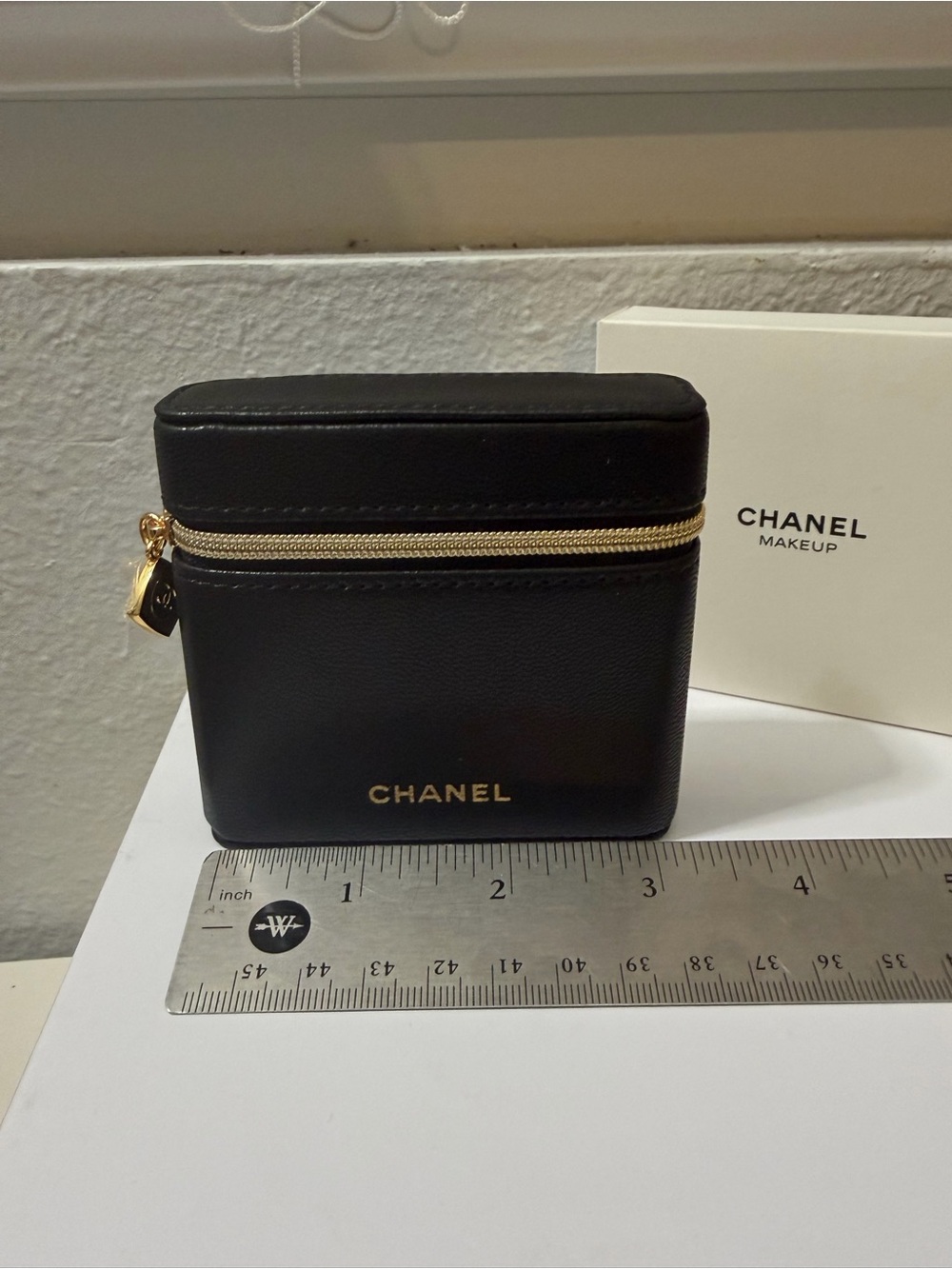 CHANEL Black Leather Cosmetic Case with Gold Zip and Logo - Picture 2 of 9